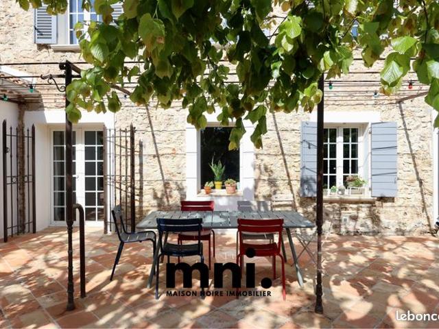 Mas 6 pièces 230 m²