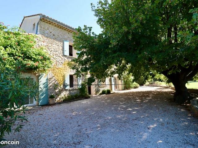 Mas 6 pièces 245 m²