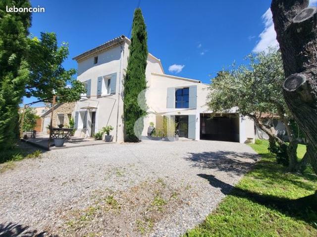 Mas 6 pièces 245 m²