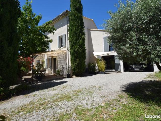 Mas 6 pièces 242 m²