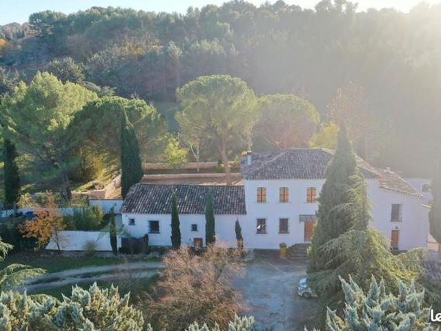 Mas 6 pièces 250 m²