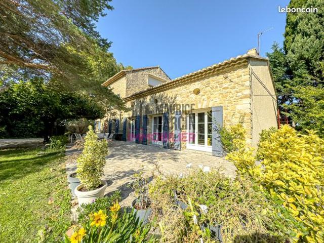 Mas 6 pièces 271 m²