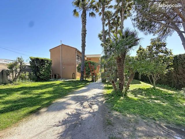 Mas 6 pièces 271 m²
