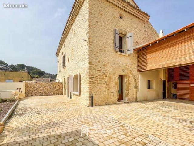 Mas 6 pièces 300 m²