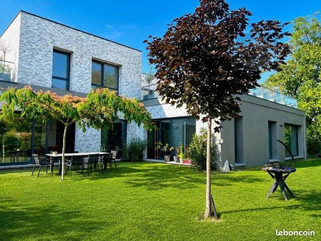 Mas 6 pièces 300 m²
