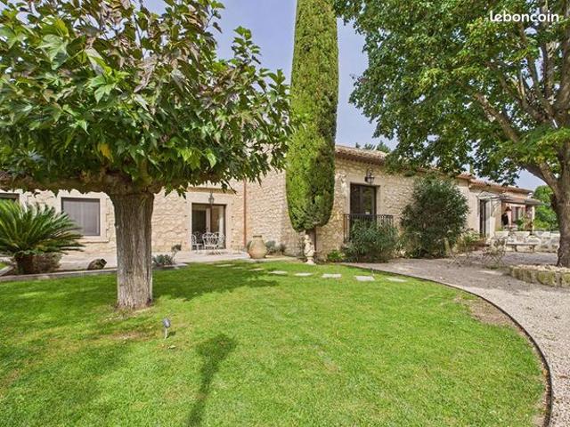 Mas 6 pièces 303 m²