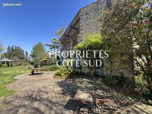 Mas 6 pièces 313 m²