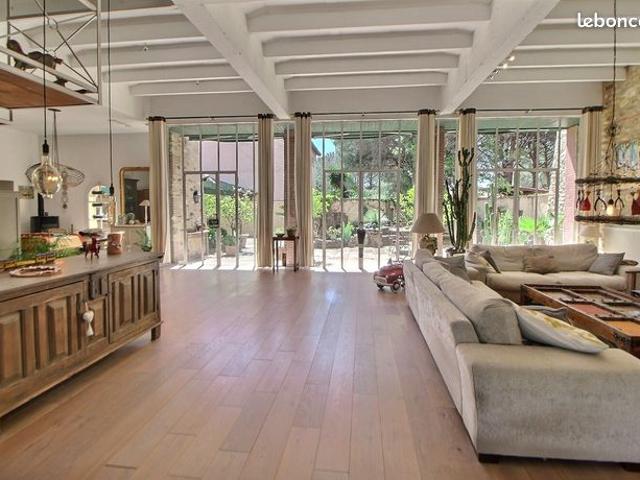 Mas 6 pièces 345 m²