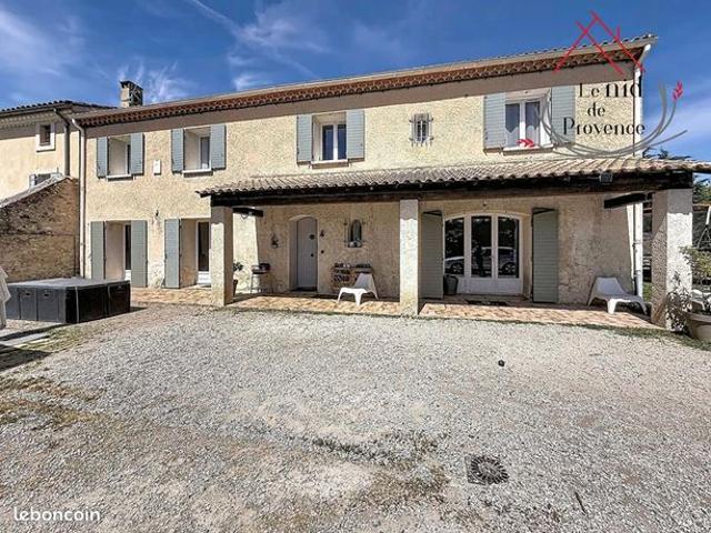 Mas 8 pièces 183 m²