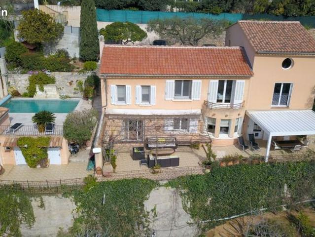 Mas 8 pièces 200 m²