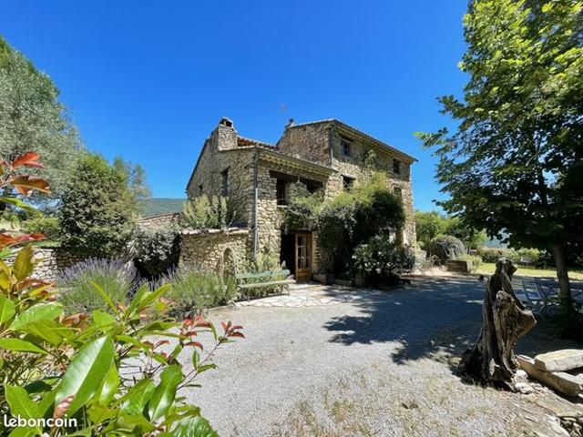 Mas 8 pièces 225 m²