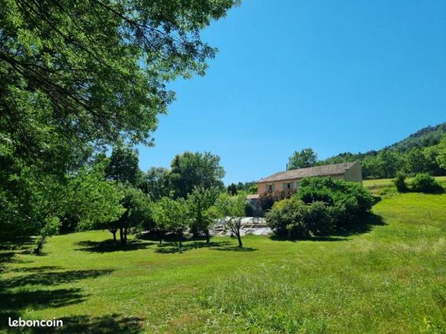 Mas 8 pièces 220 m²