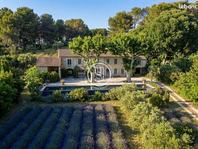 Mas 8 pièces 234 m²