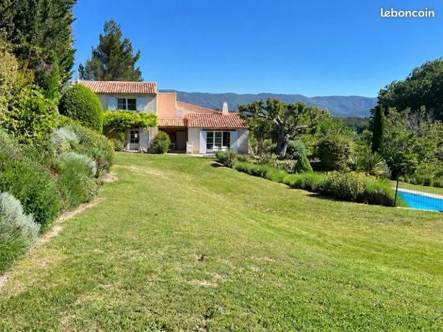 Mas 8 pièces 230 m²