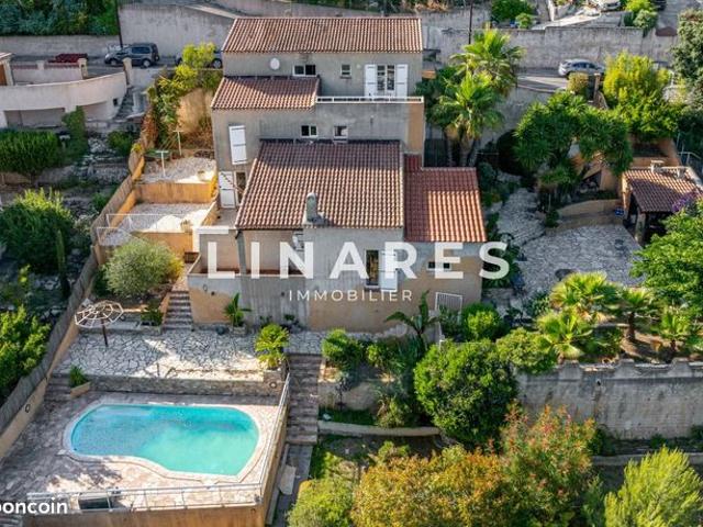 Mas 8 pièces 242 m²