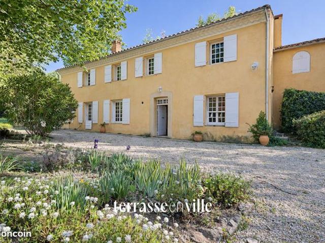 Mas 8 pièces 250 m²