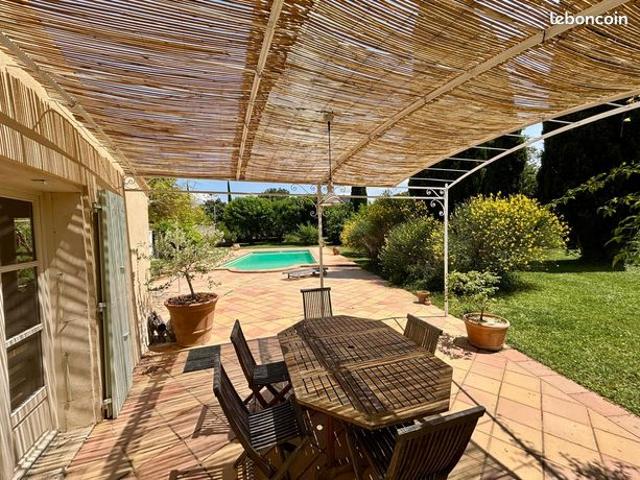 Mas 8 pièces 250 m²