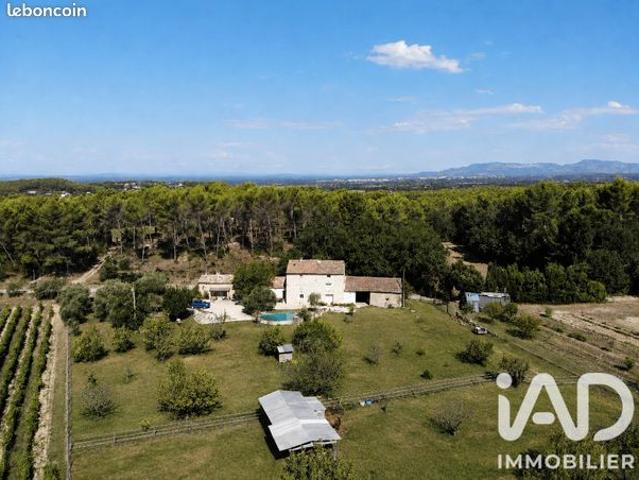 Mas 8 pièces 266 m²