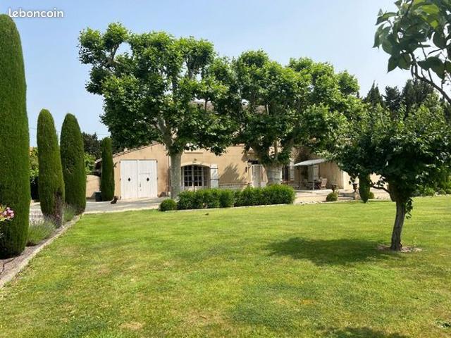 Mas 8 pièces 262 m²