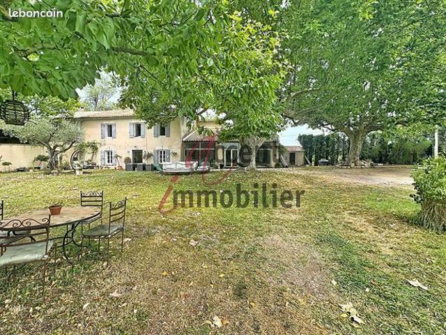 Mas 8 pièces 263 m²