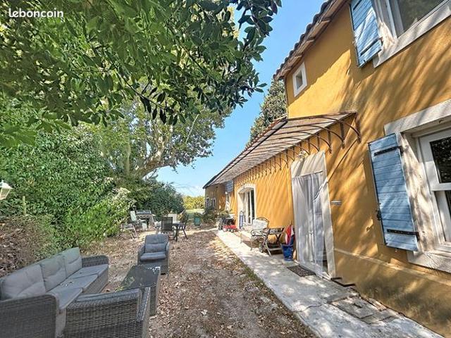 Mas 8 pièces 276 m²