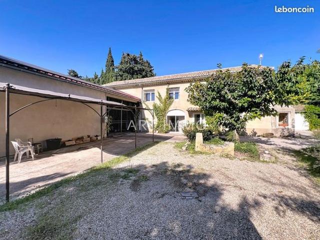 Mas 8 pièces 278 m²