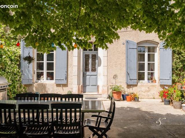 Mas 8 pièces 270 m²
