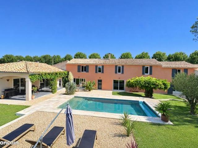 Mas 8 pièces 308 m²