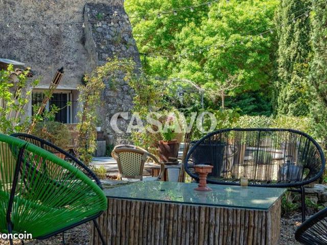 Mas 8 pièces 303 m²