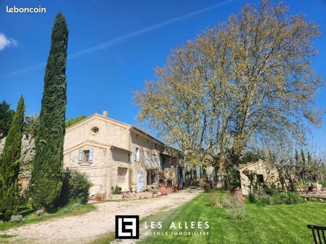 Mas 8 pièces 312 m²