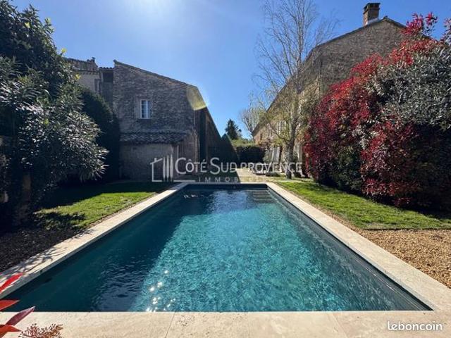 Mas 8 pièces 320 m²