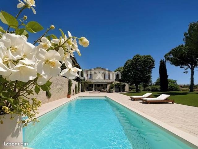 Mas 10 pièces 372 m²