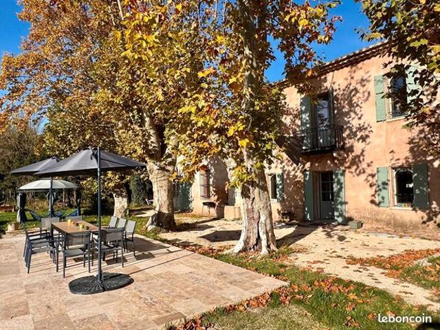 Mas 8 pièces 416 m²
