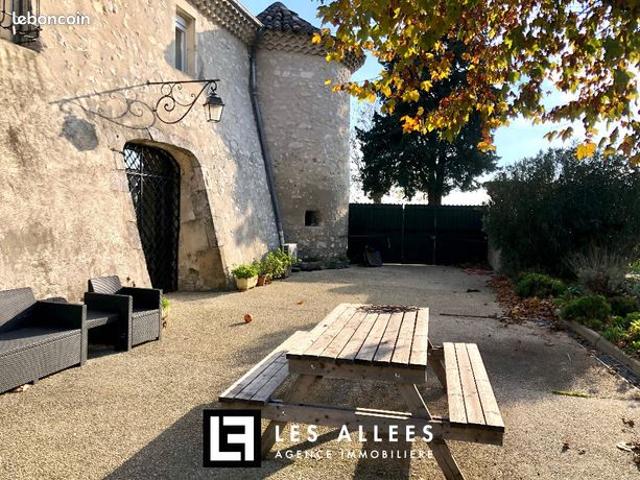 Mas 8 pièces 420 m²