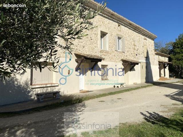 Mas 9 pièces 234 m²