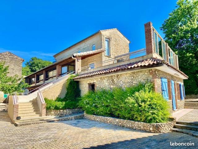 Mas 9 pièces 237 m²