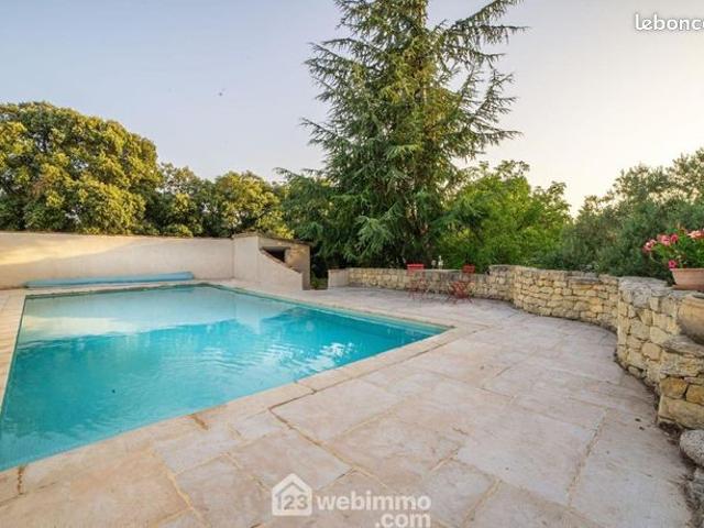 Mas 9 pièces 245 m²