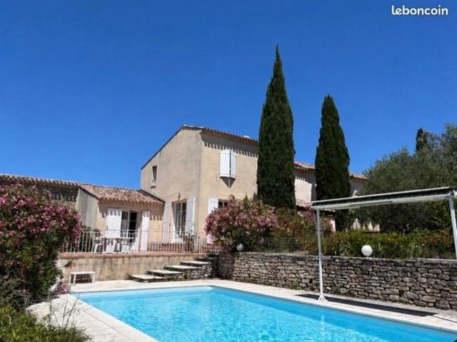 Mas 9 pièces 259 m²