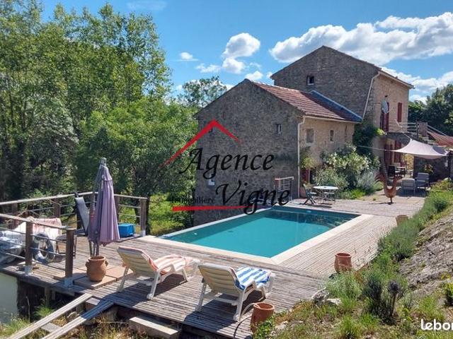 Mas 9 pièces 263 m²