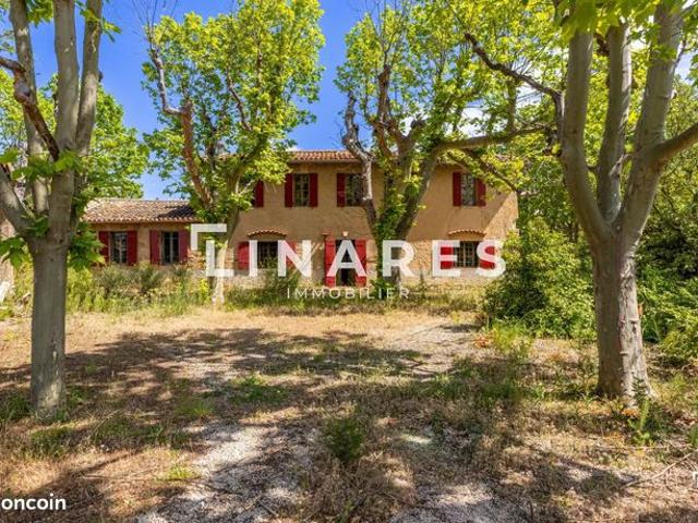 Mas 9 pièces 263 m²