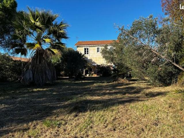 Mas 9 pièces 275 m²