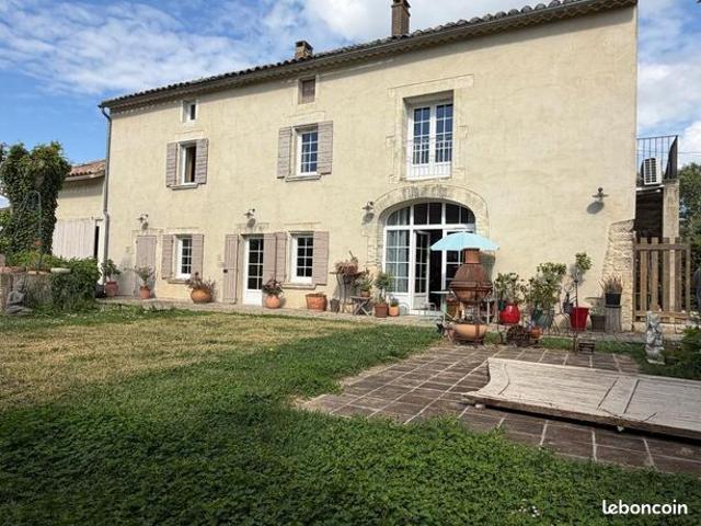 Mas 9 pièces 271 m²