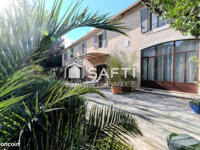 Mas 9 pièces 280 m²