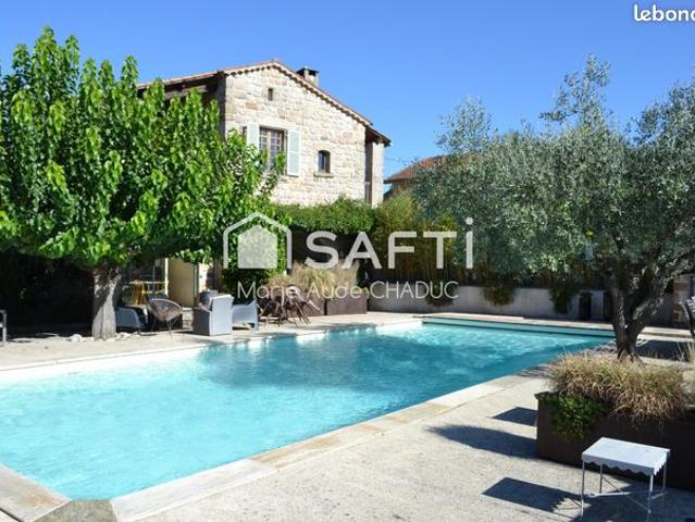 Mas 9 pièces 292 m²