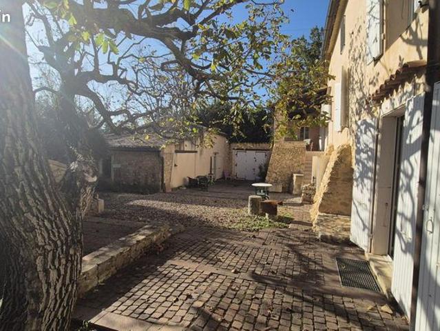 Mas 9 pièces 300 m²