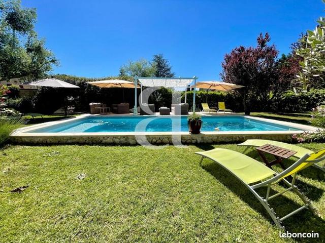 Mas 9 pièces 320 m²