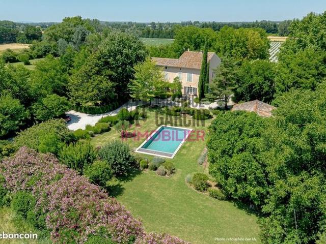 Mas 9 pièces 330 m²