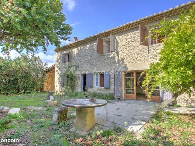 Mas 9 pièces 370 m²