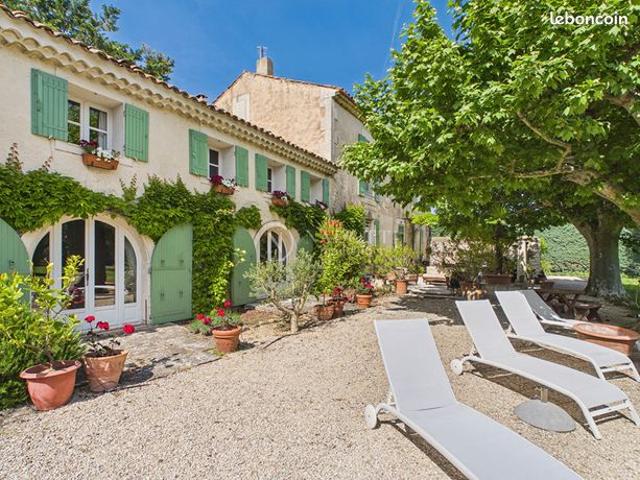 Mas 9 pièces 480 m²