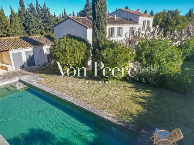 Mas Ancien A Saint Remy De Provence 235m² Saint Rémy de Provence